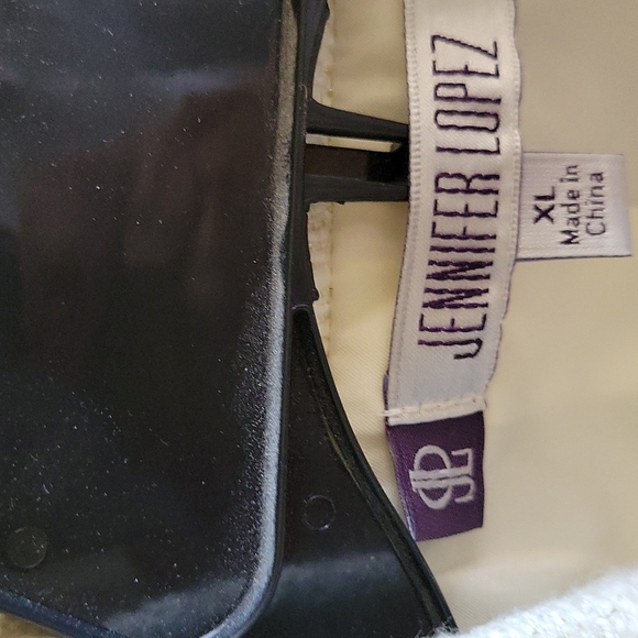 JLO Tweed jacket.  Cream with gold thread. Lapel with 2 hook/eye closure XL - Picture 4 of 7